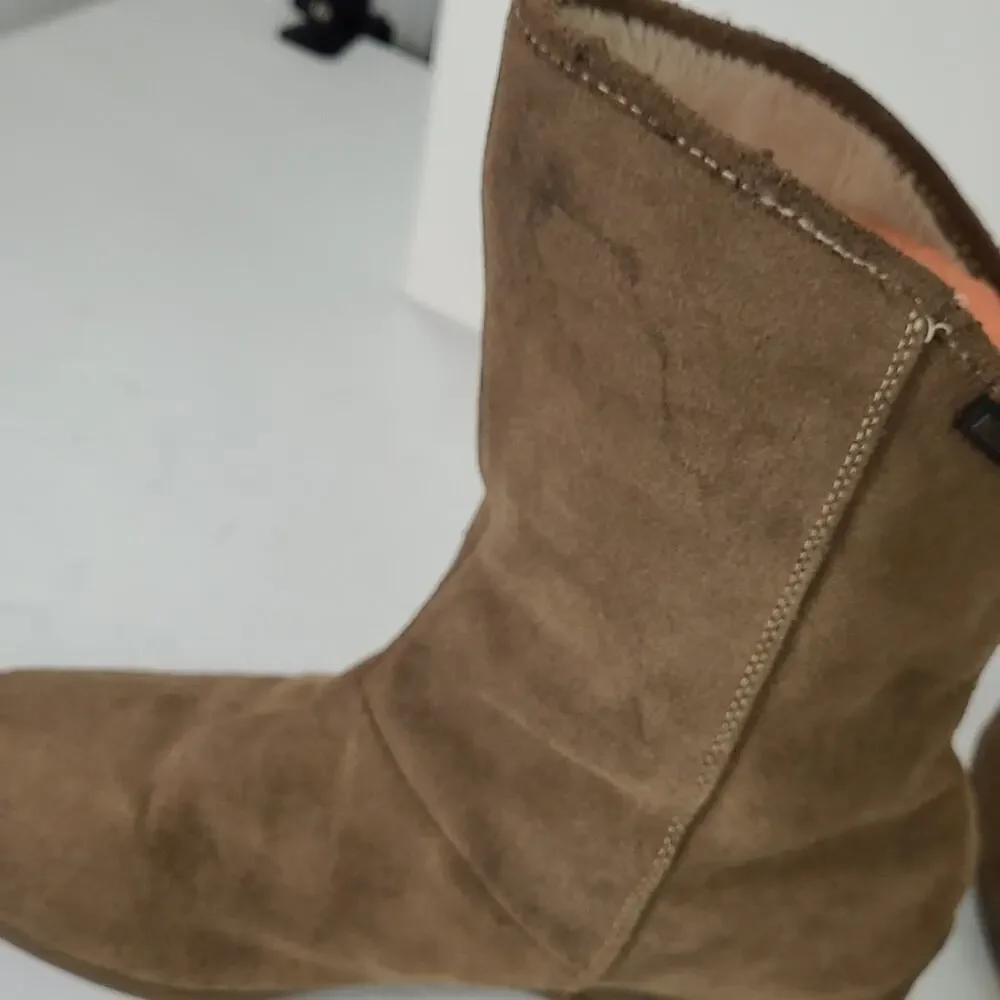 Sporto Ella SZ 9 Boots Waterproof Suede Insulated Brown Pull On Rubber Sole